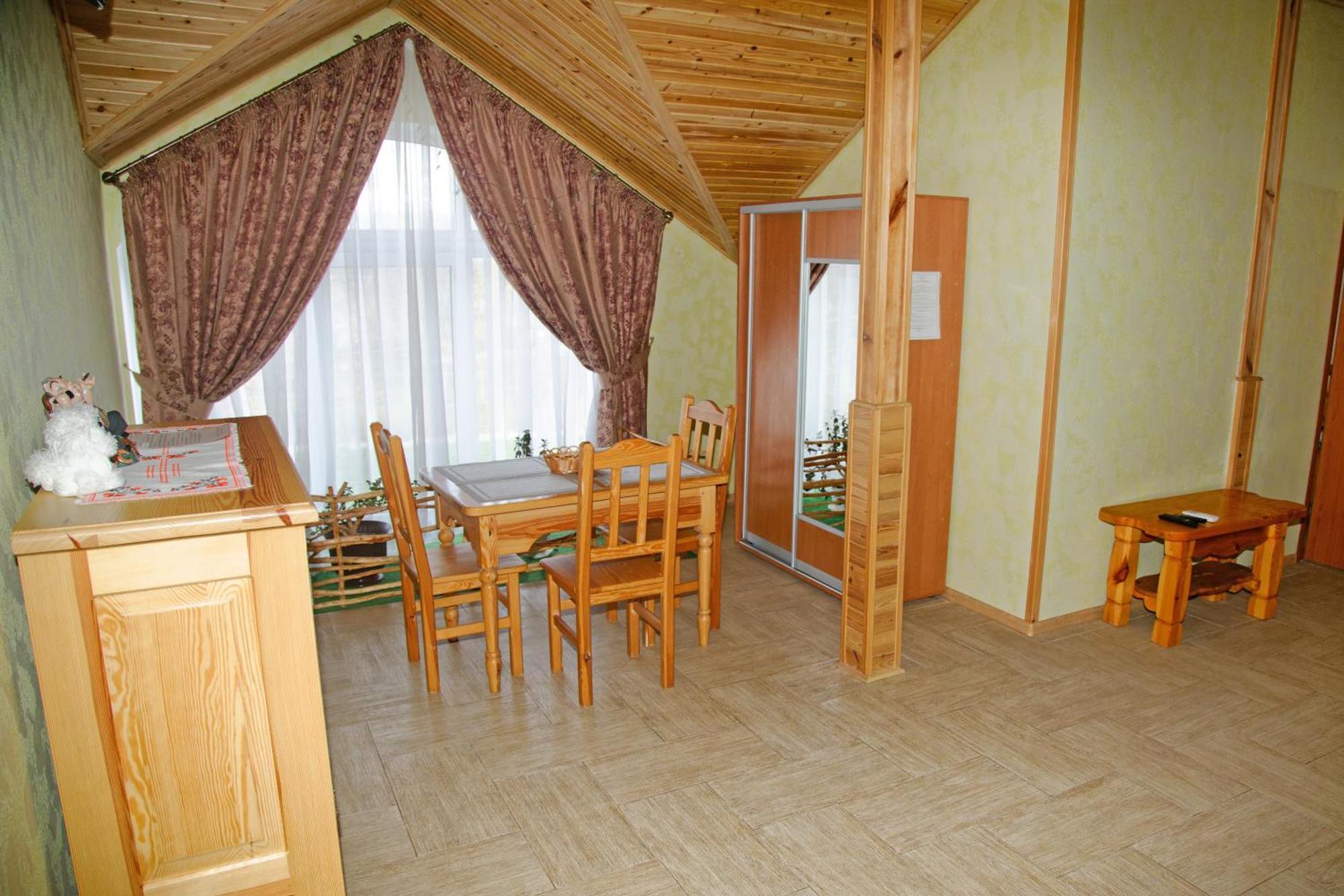 Mini-Hotel Yandrusi Кам'янець-Подільский Екстер'єр фото