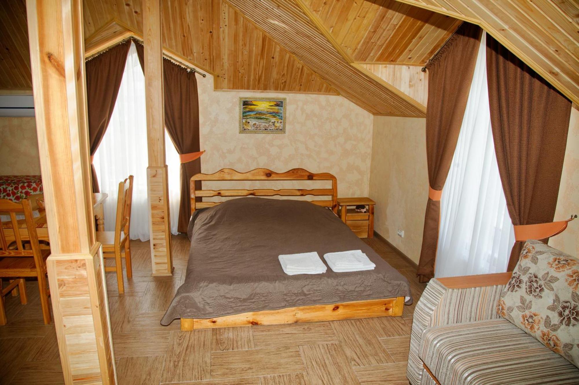 Mini-Hotel Yandrusi Кам'янець-Подільский Екстер'єр фото