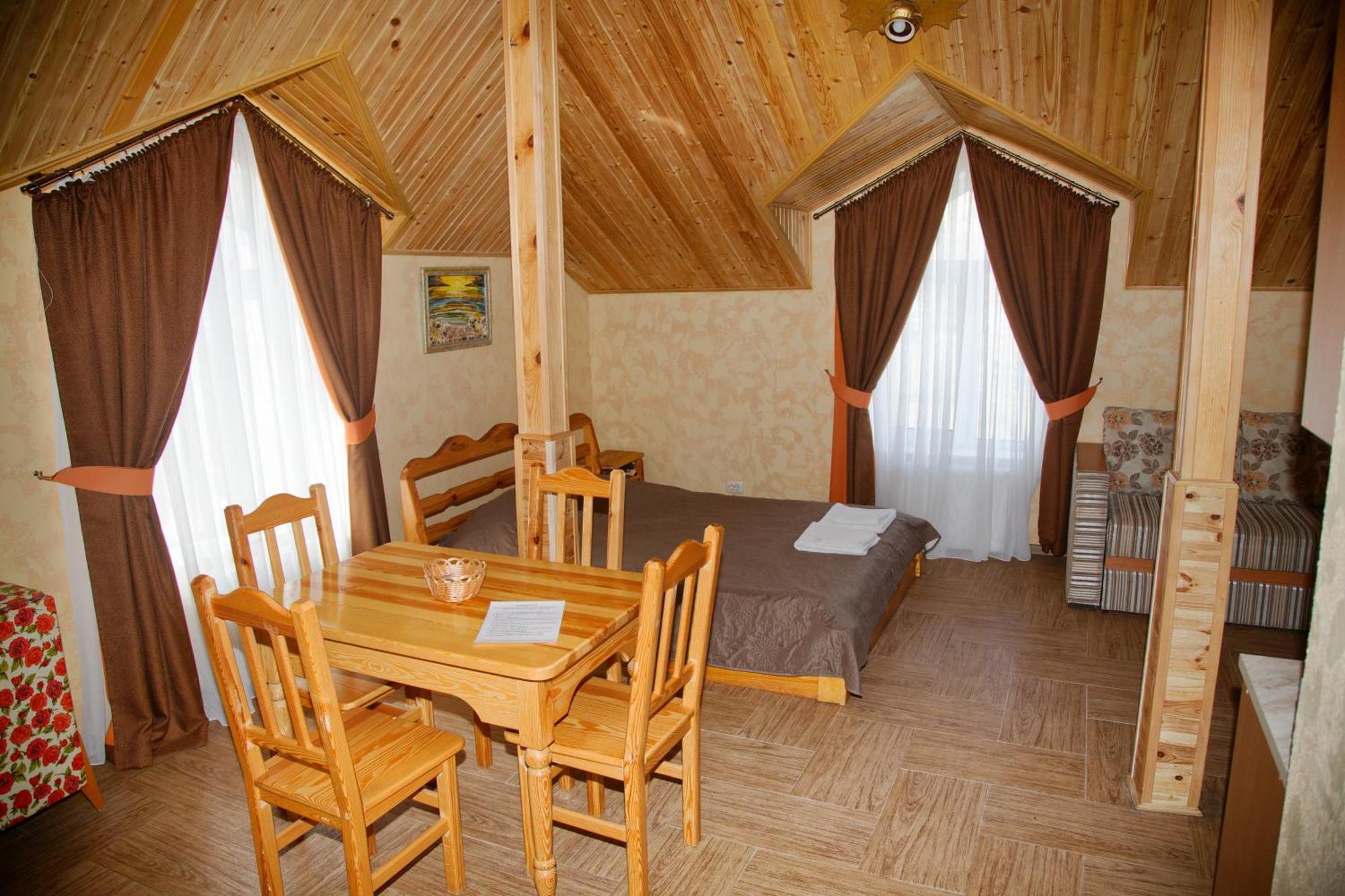 Mini-Hotel Yandrusi Кам'янець-Подільский Екстер'єр фото