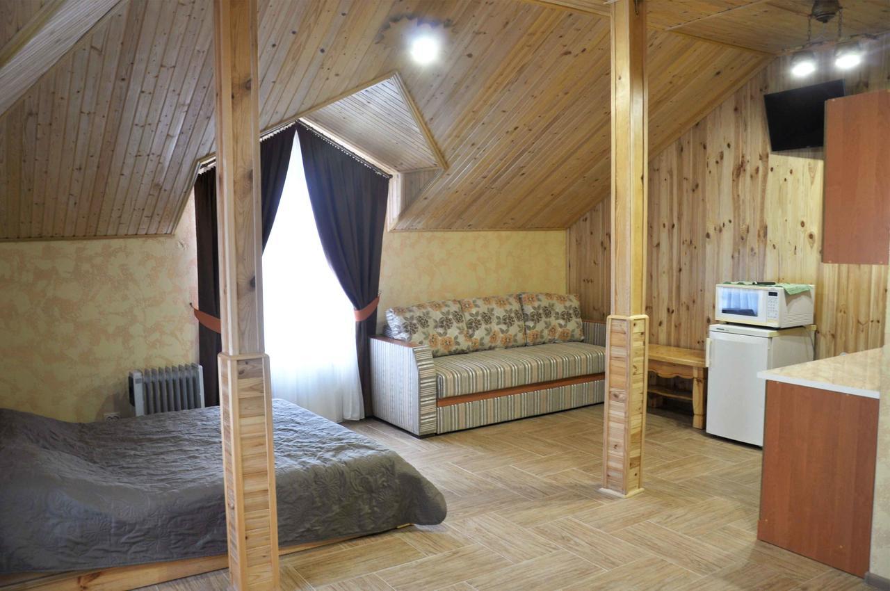 Mini-Hotel Yandrusi Кам'янець-Подільский Екстер'єр фото